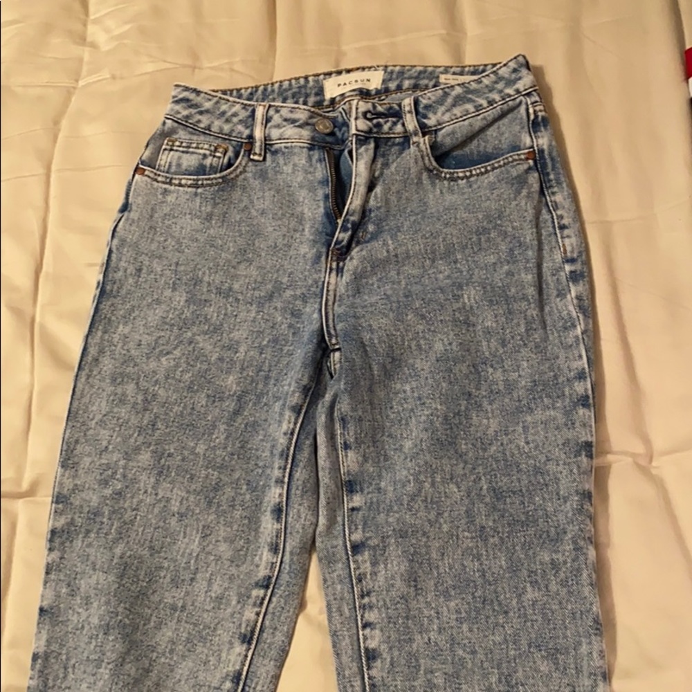 High waisted jeans